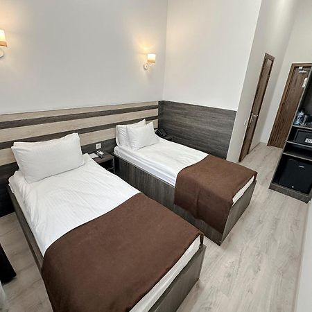 מלון Atyraū Infinity Plaza Block 1 מראה חיצוני תמונה