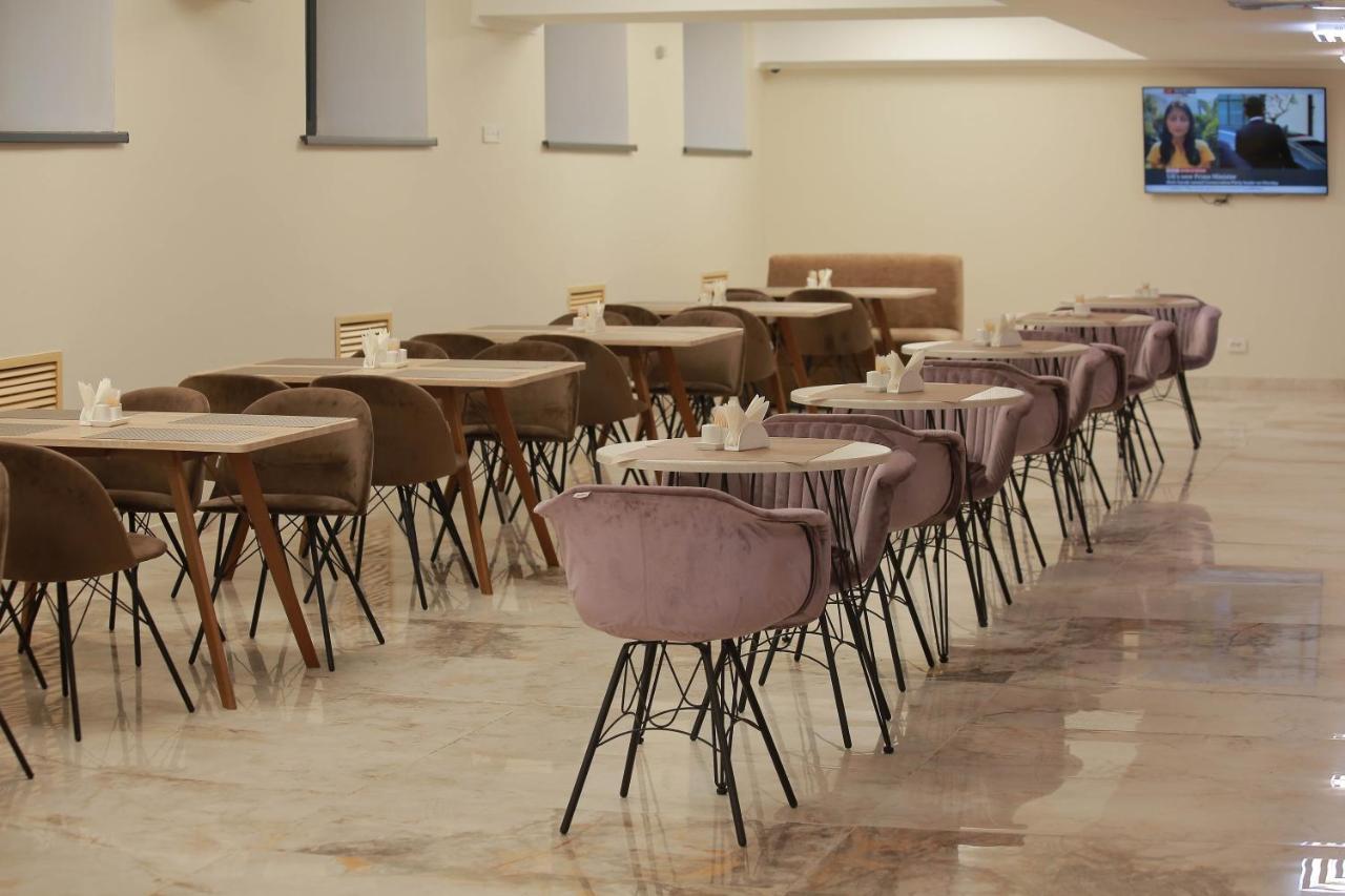 מלון Atyraū Infinity Plaza Block 1 מראה חיצוני תמונה