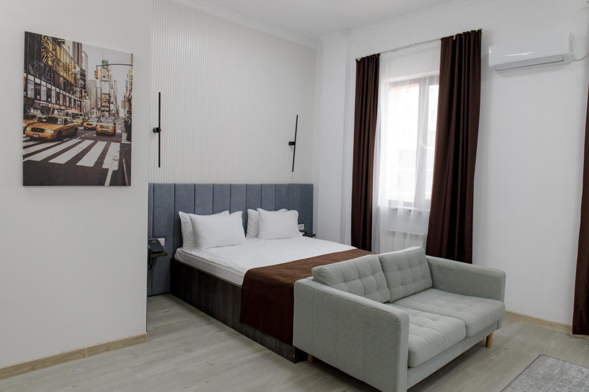 מלון Atyraū Infinity Plaza Block 1 מראה חיצוני תמונה