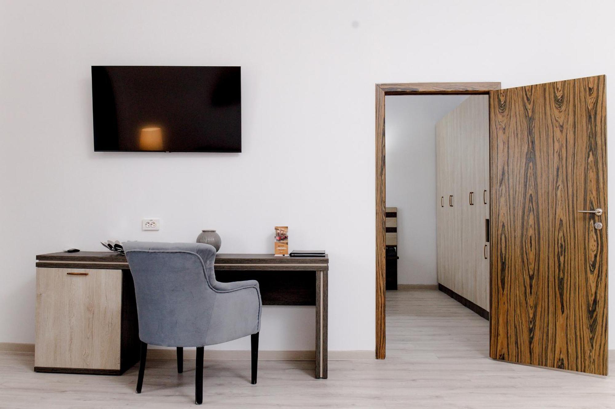 מלון Atyraū Infinity Plaza Block 1 מראה חיצוני תמונה