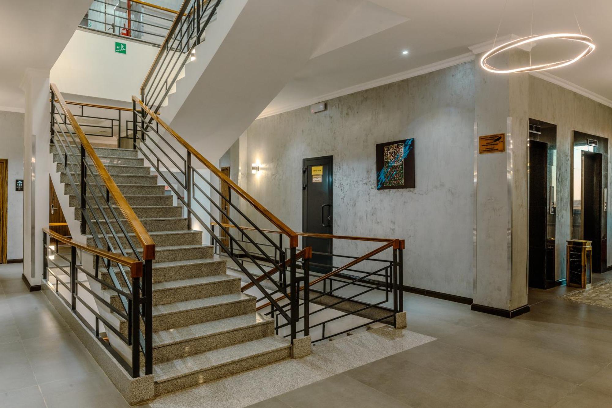 מלון Atyraū Infinity Plaza Block 1 מראה חיצוני תמונה
