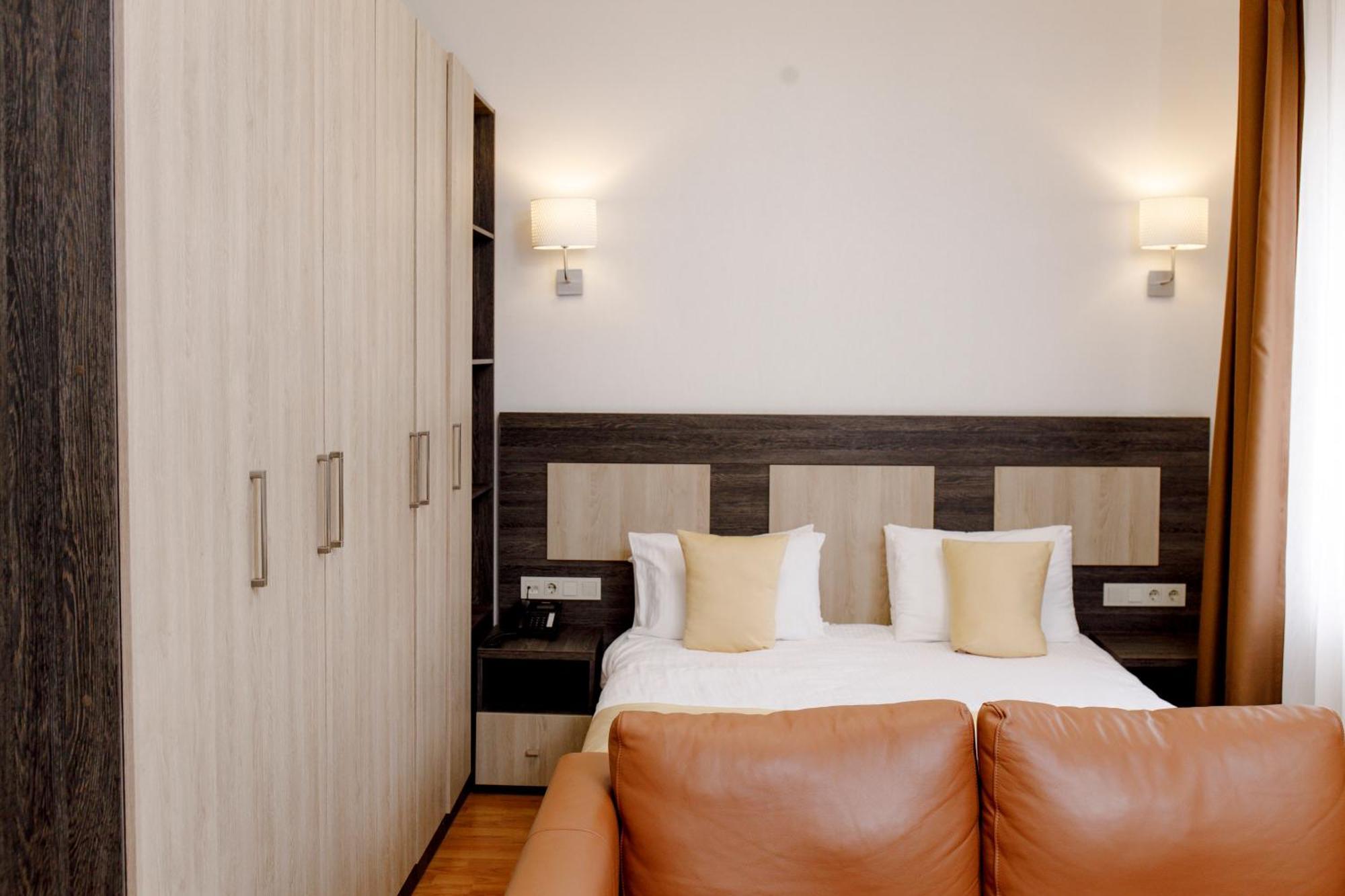 מלון Atyraū Infinity Plaza Block 1 מראה חיצוני תמונה